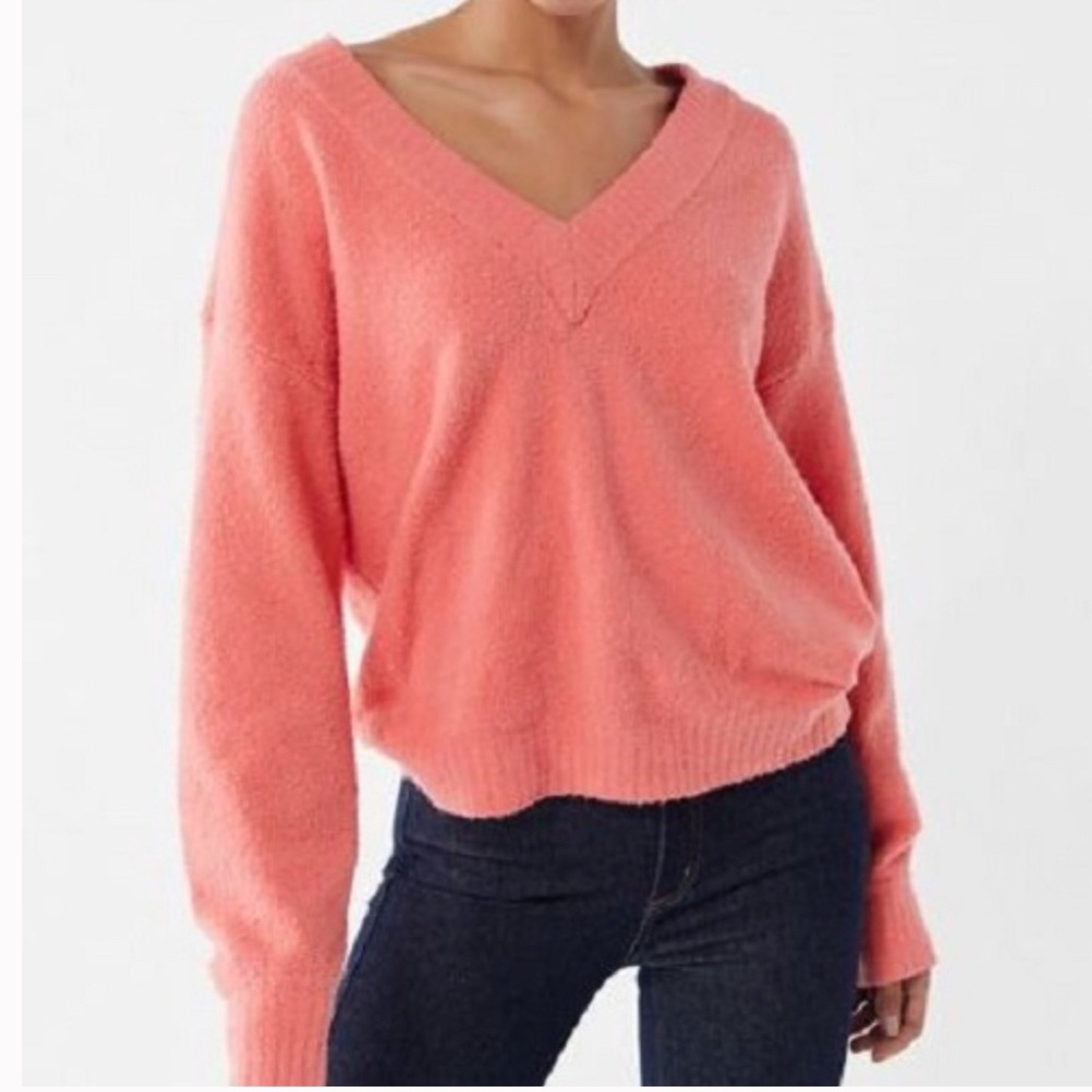 NWT Urban Outfitters Vida Peach V-neck Sweater